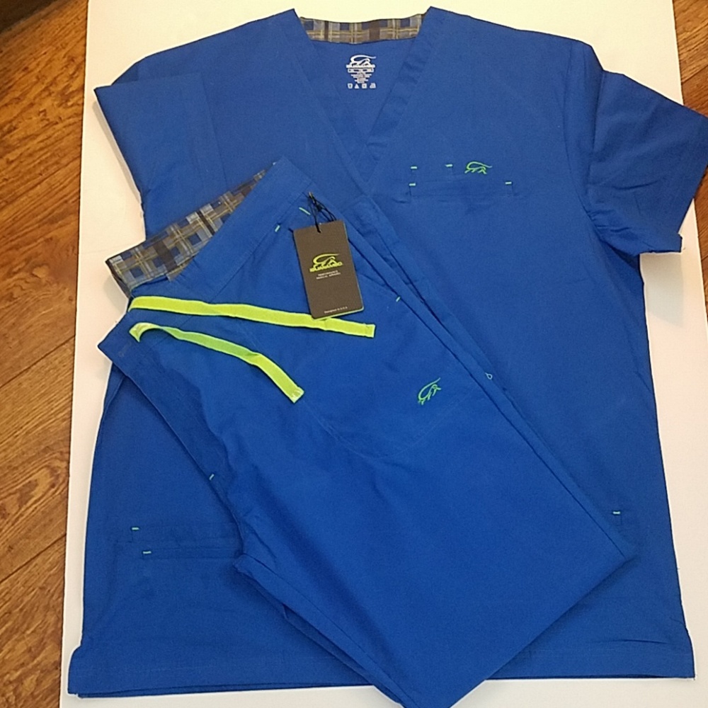 NWT IguanaMed Unisex Scrubs Top/Bottom Set (2XL)
